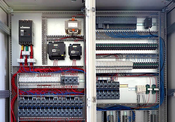 蒸發(fā)器生產(chǎn)廠家自控系統(tǒng)安裝車間 蒸發(fā)器生產(chǎn)廠家自控系統(tǒng)安裝車間